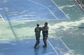 精彩瞬间回放：篮球场上的激情对决的简单介绍